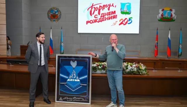 "Одна большая дружная семья": "Русские витязи" встретились с главой Барнаула - Толк, 31.08.2025
