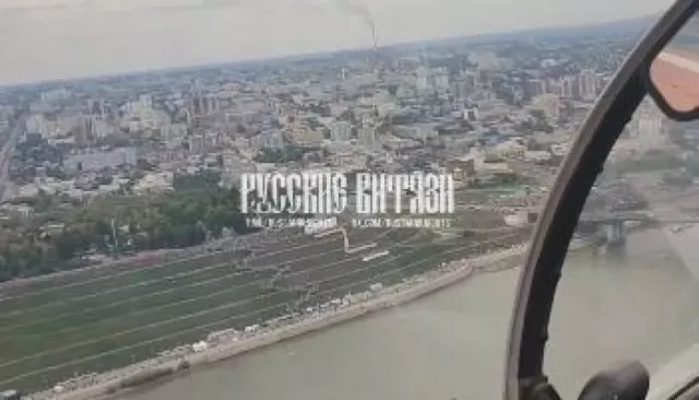 Пилоты "Русских витязей" показали Барнаул с высоты из кабины истребителя - Толк, 31.08.2025