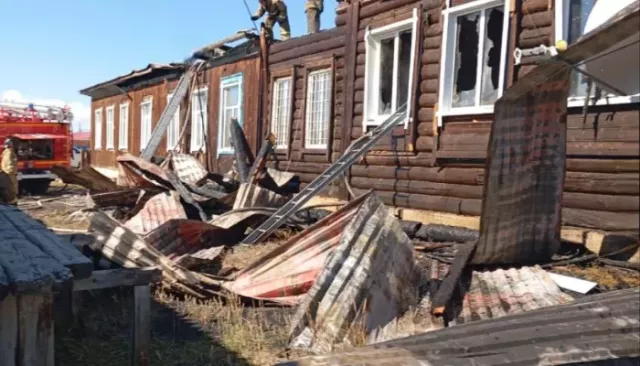 Огонь охватил сельскую администрацию в Республике Алтай - Толк, 31.08.2025
