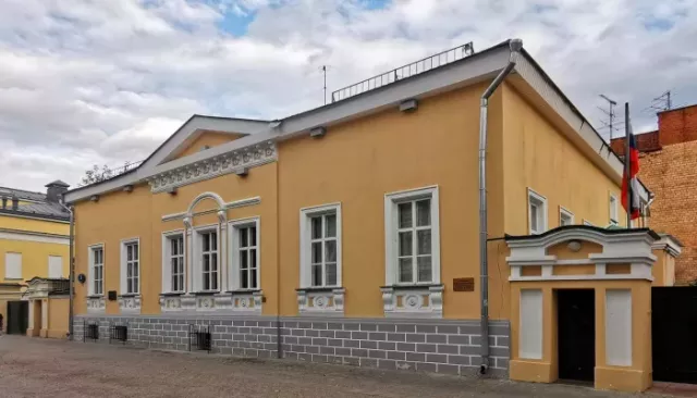 Алтайское постпредство в Москве бьется с автором проекта реставрации его "вотчины" - Толк, 01.09.2025