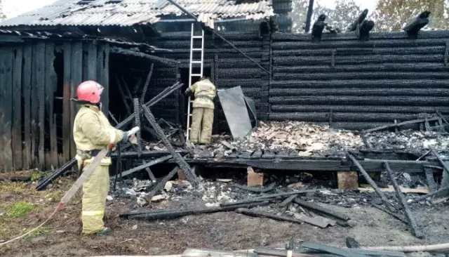 В алтайском селе мужчину нашли мертвым после пожара в частном доме - Толк, 08.09.2025