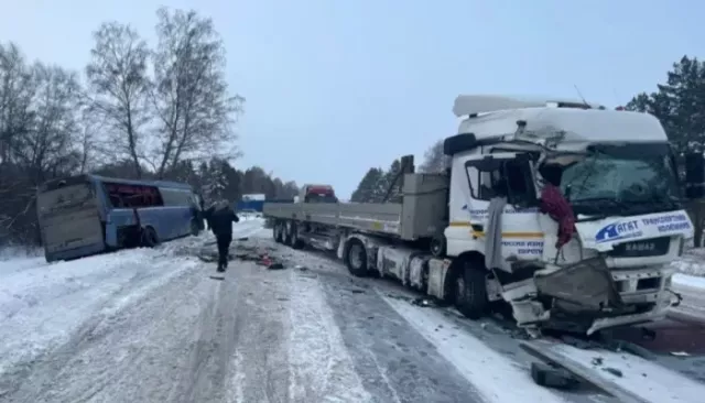 С перевозчика взыскали 250 тысяч рублей после ДТП на рейсе Новосибирск — Барнаул - Толк, 09.09.2025