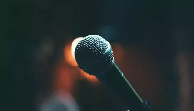 Незрячая девушка из Барнаула прошла в полуфинал шоу "Ты супер!" - Толк, 15.09.2025