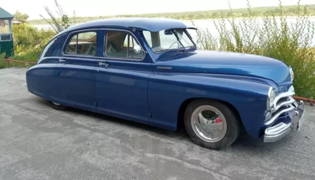 Раритетную "Победу" в стиле Lowrider продают в Бийске за 2,8 млн рублей. Фото - Толк, 16.09.2025