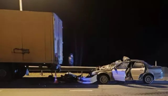 Жесткое ДТП с грузовиком унесло три жизни в Новосибирской области - Толк, 25.10.2025