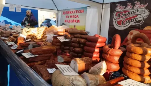 Барнаульцы закупились на ярмарках 25 октября на 10,2 млн рублей - Толк, 26.10.2025