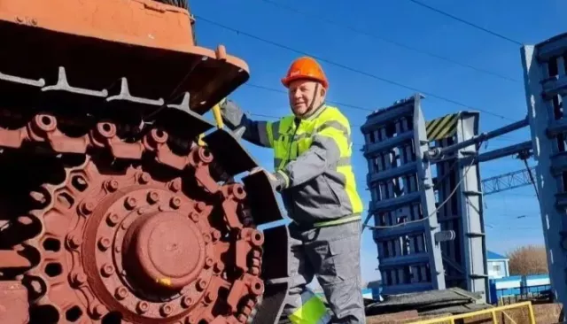 Два работника железной дороги в Алтайском крае удостоились высоких госнаград - Толк, 02.11.2025