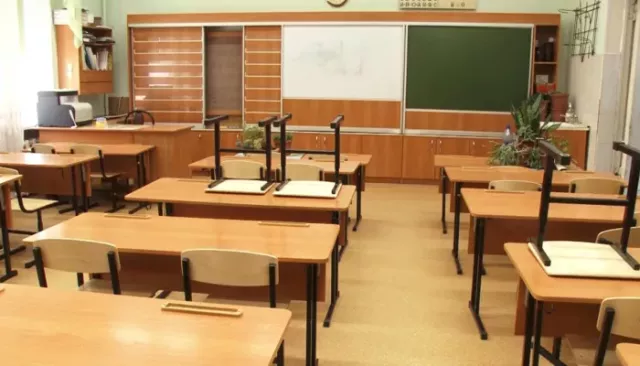 Учебный июнь: в России предложили сократить летние каникулы до двух месяцев - Толк, 04.11.2025