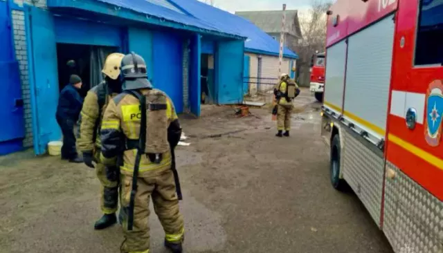 Пенсионер едва не сгорел, работая со сваркой в своем гараже в Барнауле - Толк, 04.11.2025