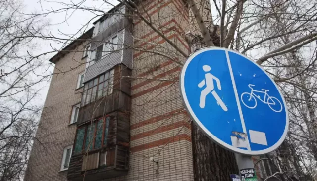 Террор во дворе: школьники из Бийска превратили жизнь пенсионеров в кошмар - Толк, 12.11.2025