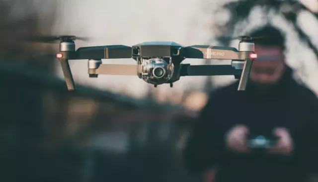 В России предложили использовать дроны для слежки за участками граждан - Толк, 18.11.2025