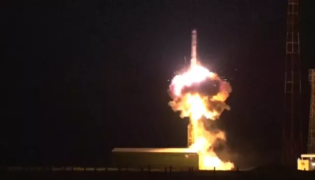 ВС РФ нанесли "удар возмездия" ракетами "Кинжал" по Украине - Толк, 19.11.2025