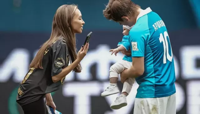 Экс-футболист Андрей Аршавин впервые публично показал свою новую семью - Толк, 19.11.2025