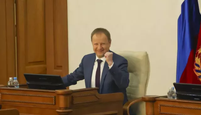 Губернатор Томенко поздравил жителей Алтайского края с Днем защитника Отечества - Толк, 23.02.2026