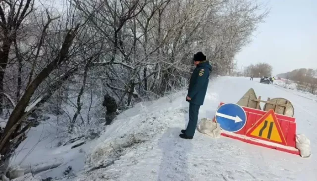 В Калманском районе из-за подмыва дамбы ввели режим повышенной готовности В Калманском районе из-за подмыва дамбы ввели режим повышенной готовности - Толк, 02.03.2026