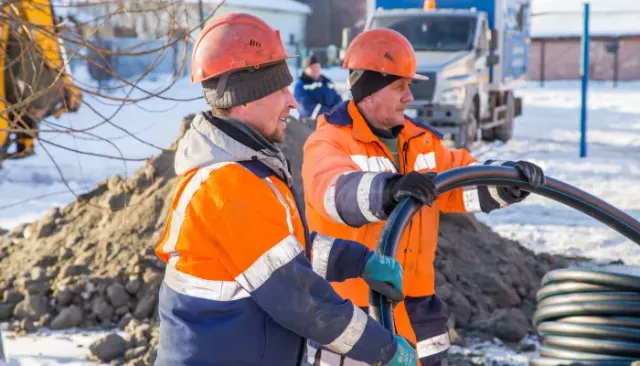 Часть улицы в центре Барнаула перекрыли из-за порыва трубы - Толк, 09.03.2026