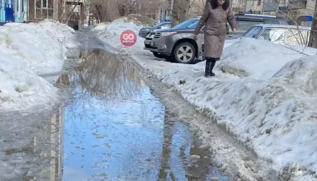 Дороги в городах Алтайского края топит под весенним солнцем - Толк, 21.03.2026