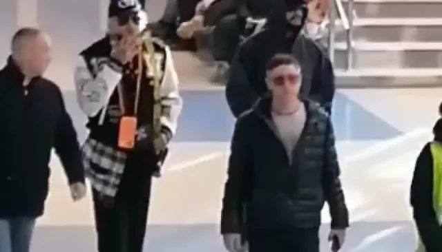 Филипп Киркоров закурил в помещении аэропорта Барнаула. Видео Филипп Киркоров закурил в помещении аэропорта Барнаула. Видео - Толк, 28.03.2026