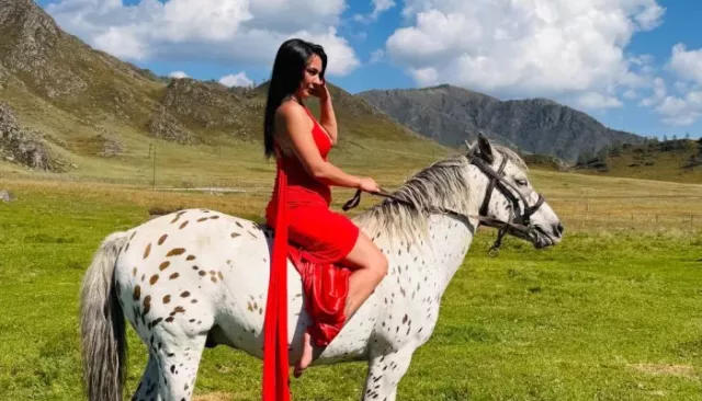 Стало известно, кто победил в конкурсе "Самая красивая холостячка". Фото - Толк, 29.03.2026