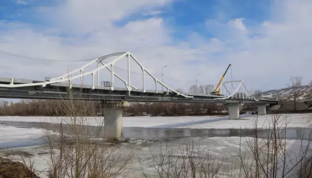 Параллельные миры Алтая: как выглядит новый Плотовский мост и снесут ли старый. Фото - Толк, 03.04.2026