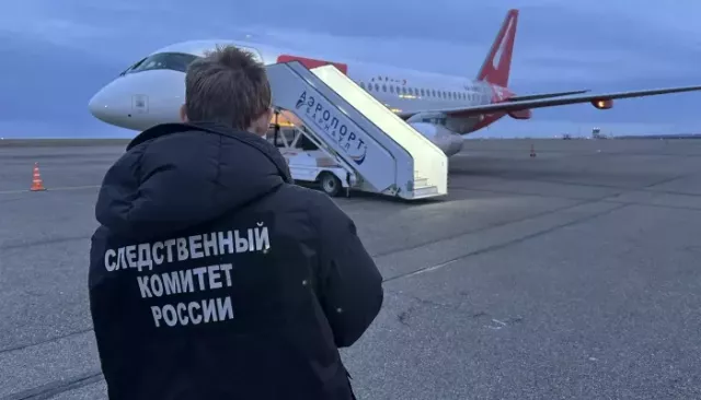 Самолет RedWings вернулся на стоянку в Барнауле из-за ошибки тормозной системы - Толк, 15.04.2026