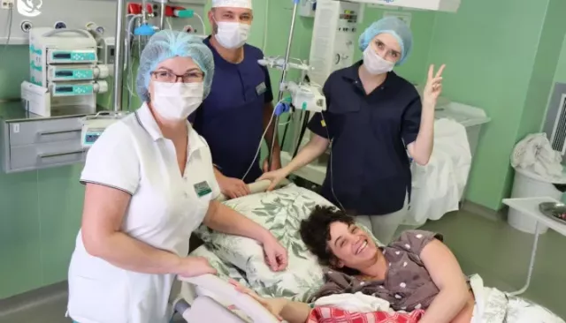 Артистка цирка из Гаваны родила в алтайском перинатальном центре. Фото - Толк, 16.04.2026