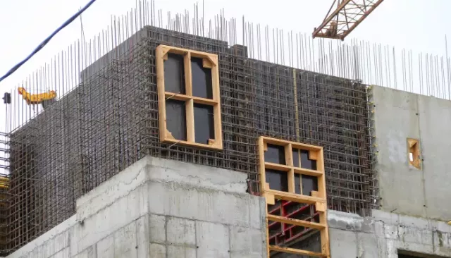 Корпус с видом на парк: как в Барнауле строят здание офтальмологической больницы. Фото - Толк, 16.04.2026