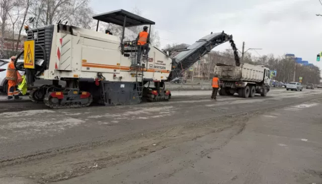 В Барнауле начался ремонт дороги на улице Антона Петрова почти за 30 млн рублей - Толк, 24.04.2026