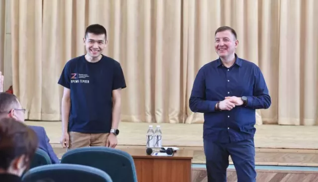 Возведение ФОКов обсудили на встрече с главами поселений и депутатами Чойского района - Толк, 29.04.2026