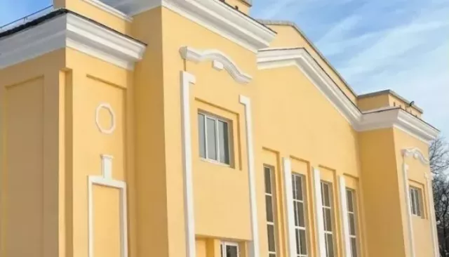 Бывший Дом культуры в Барнауле пытаются сдать под ресторан и клуб. Фото - Толк, 29.04.2026