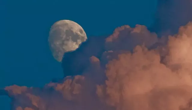 Полнолуние в Скорпионе. 1 мая над планетой взойдет Цветочная Луна - Толк, 30.04.2026