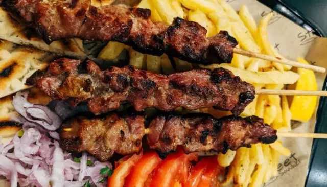 Четыре кулундинских кафе уличили в готовке из "сомнительного" мяса - Толк, 15.05.2026