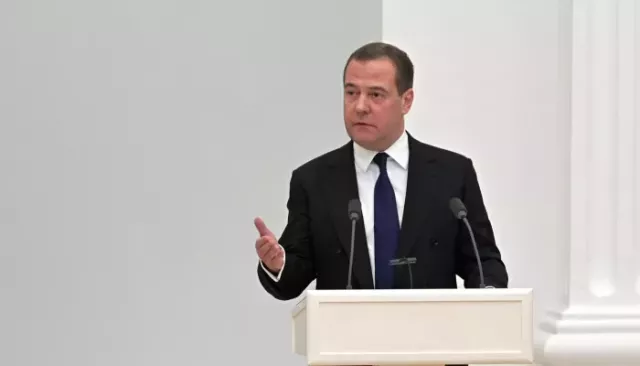 "Надо бить сильнее": Медведев прокомментировал удар по Киеву - Толк, 24.05.2026