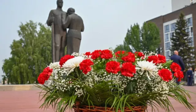 Память павших в Великой Отечественной войне почтили в Барнауле. Фото - Толк, 22.06.2026