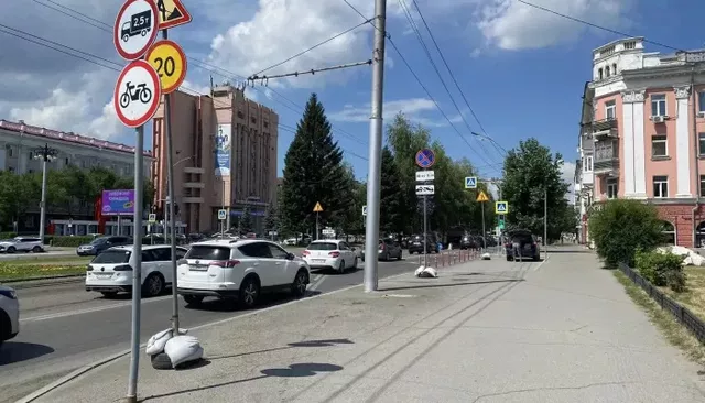В Барнауле разрешили движение авто по выделенной полосе на проспекте Ленина - Толк, 01.07.2026