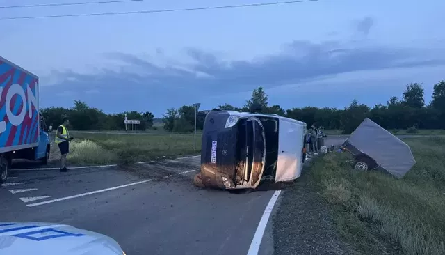 Автобус Барнаул – Яровое перевернулся на трассе, есть пострадавшие - Толк, 04.07.2026