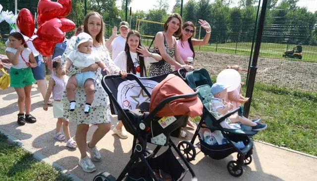 Всероссийский парад семьи прошел в Барнауле: как это было. Фоторепортаж - Толк, 08.07.2026