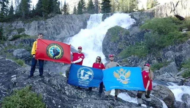 Студенты-волонтеры обустроили экотропу к водопаду в Катунском заповеднике - Толк, 27.07.2026