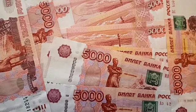 Только 11,9% работников в Алтайском крае получают выше среднего по стране - Толк, 17.08.2026