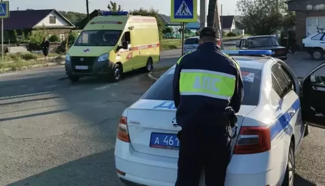 Автомобиль сбил 45-летнюю женщину на велосипеде в Бийске - Толк, 24.08.2026