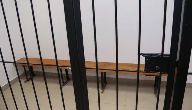 "Как заходить в хату": в России запустили курсы выживания в СИЗО и колонии - Толк, 26.08.2026