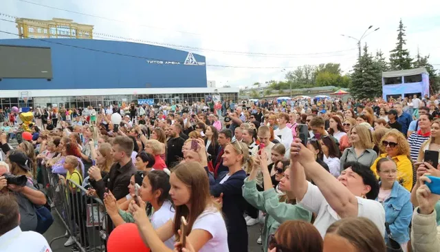 Вячеслав Франк и Галина Буевич поздравили барнаульцев с Днем города Вячеслав Франк и Галина Буевич поздравили барнаульцев с Днем города - Толк, 05.09.2026