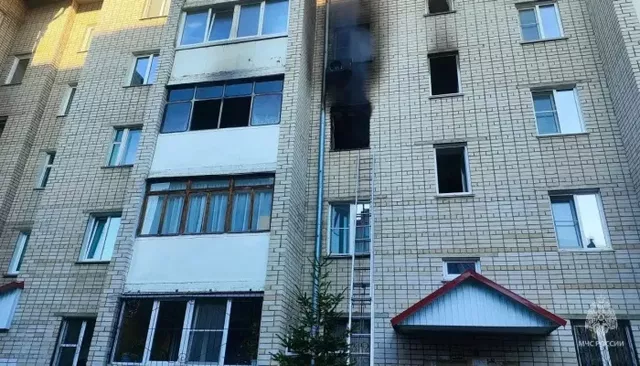 Два человека попали в больницу после пожара в барнаульской квартире - Толк, 06.09.2026