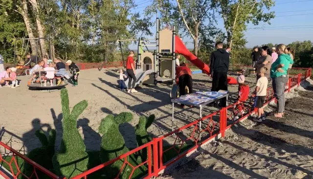 В Барнауле появились новая детская площадка и обновленная зеленая зона - Толк, 09.09.2026