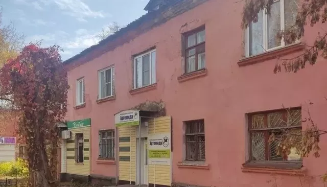 Еще одну аварийную двухэтажку середины XX века снесут в Барнауле - Толк, 14.09.2026