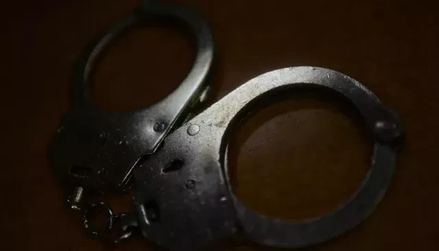 Мужчина, ограбивший девушку в Новоалтайске, предстал перед судом - Толк, 01.10.2026