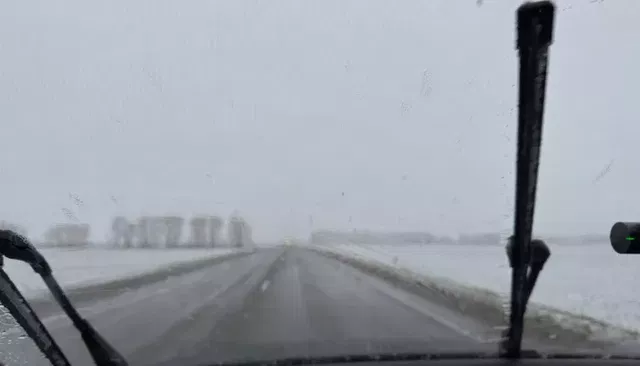Непогода с мокрым снегом и дождем застала водителей на алтайских трассах Непогода с мокрым снегом и дождем застала водителей на алтайских трассах - Толк, 17.10.2026
