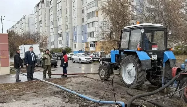 В Барнауле продолжают устранять порыв теплосети на улице Попова В Барнауле продолжают устранять порыв теплосети на улице Попова - Толк, 20.10.2026