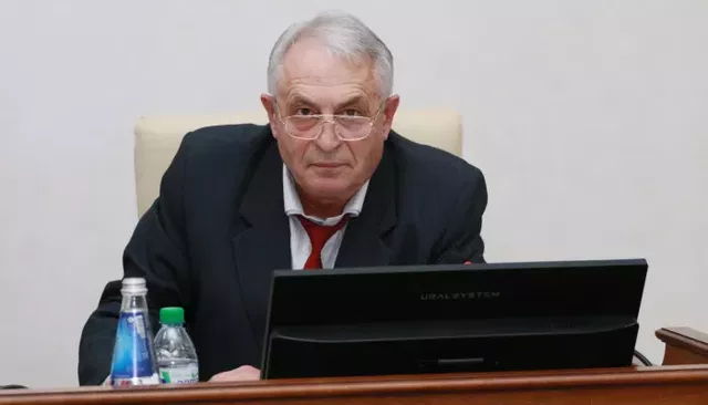 Бывший вице-спикер АКЗС Юрий Кропотин не признал вину в мошенничестве - Толк, 26.10.2026