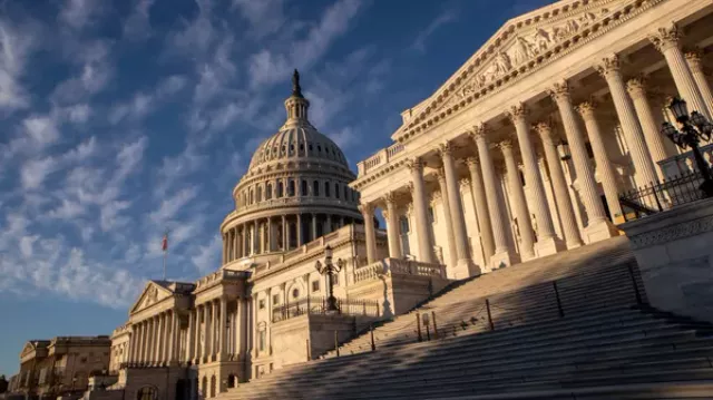 NBC: демократы и республиканцы в сенате США не договорились по сделке об Украине - РИА Новости, 05.12.2023